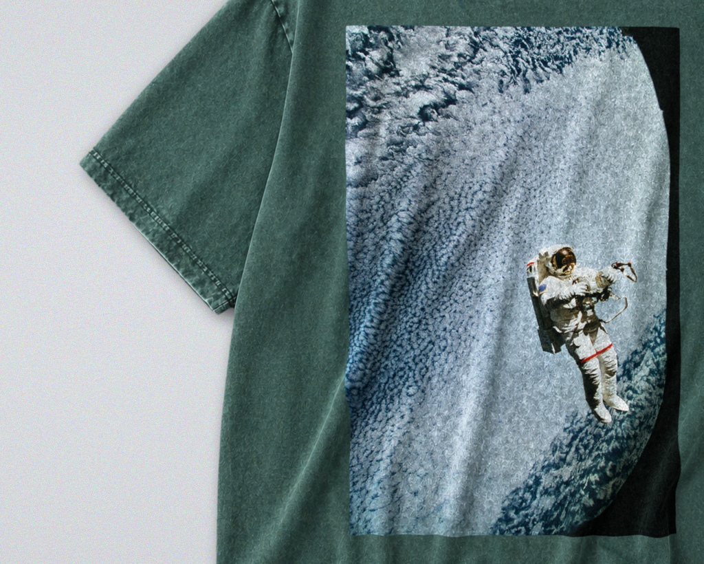 Oversized Snow Washed Cotton Tee - Floating Spaceman Print