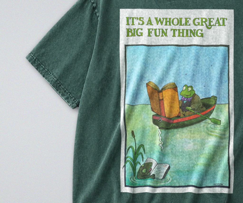 Oversized Snow Washed Cotton Tee - Funny Toad in Boat Print