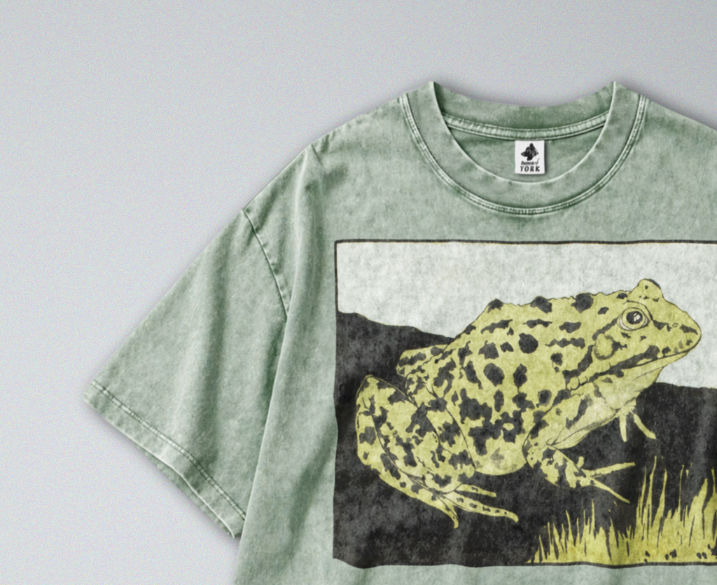 Oversized Snow Washed Cotton Tee - Spotted Bull Frog Print